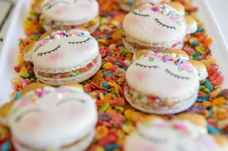 unicorn macarons and fruity pebbles