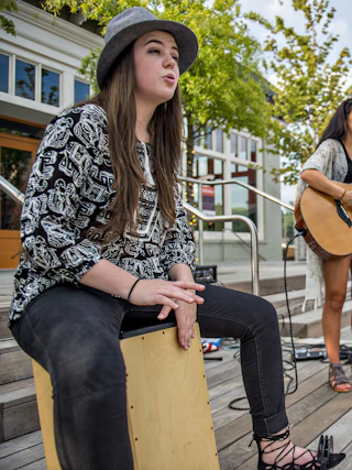 2 women singing